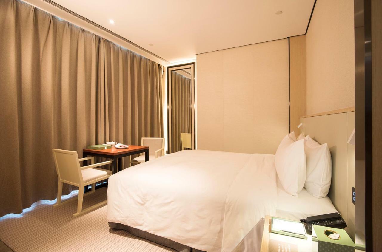 Virtuous World Hotel Foshan Exterior photo
