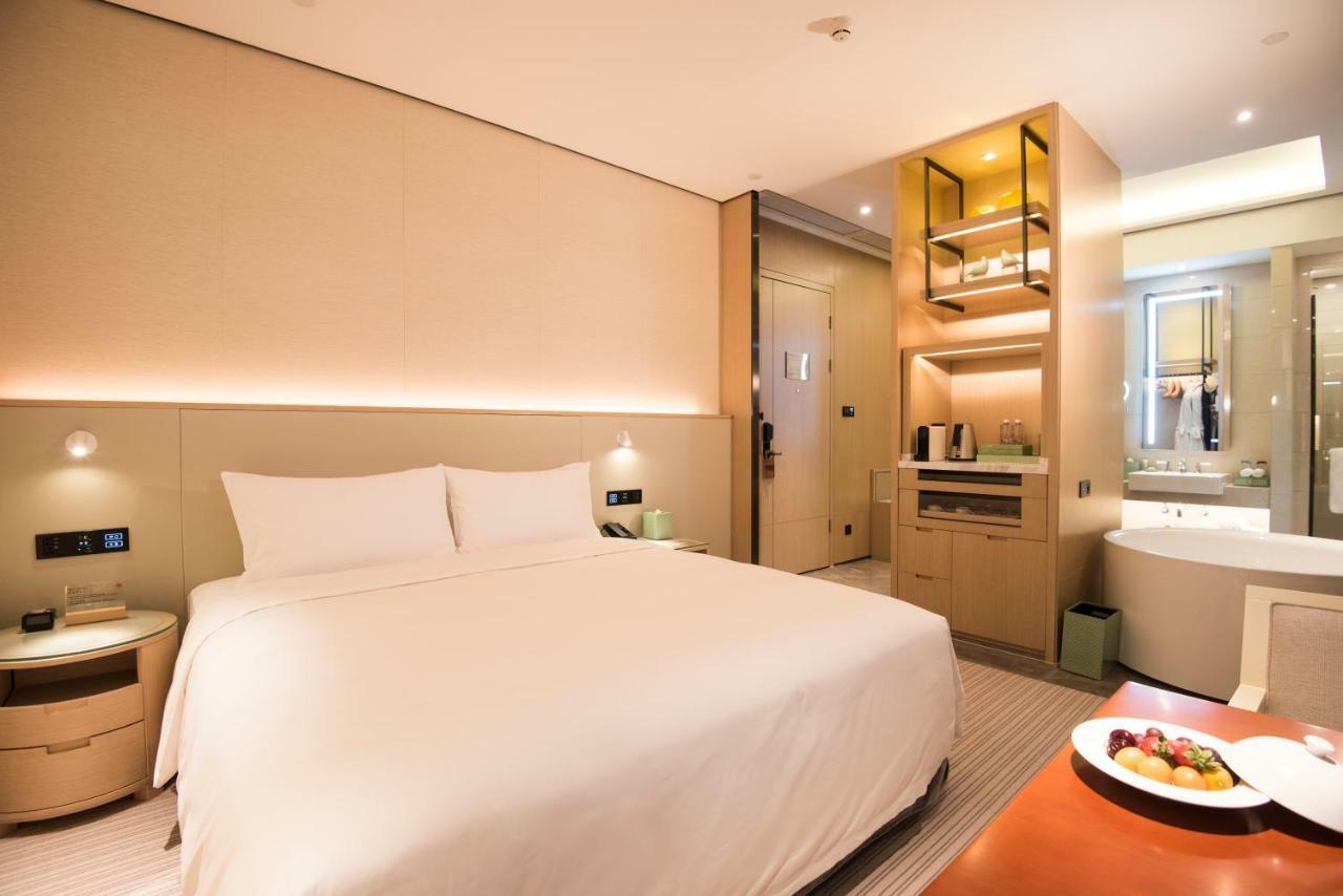 Virtuous World Hotel Foshan Exterior photo