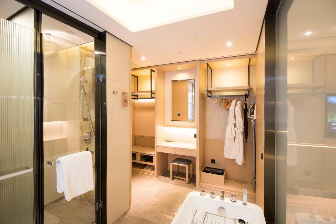 Virtuous World Hotel Foshan Exterior photo